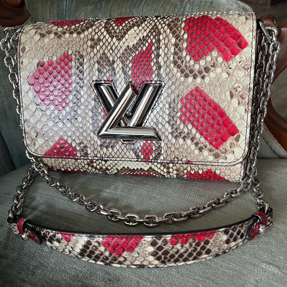 *RARE* Louis Vuitton Twist MM Purse in Red Python